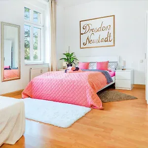 Bis 6 Personen - Helle, Ruhige Whg, 2 Baeder, Dd Neustadt, Lage Apartament